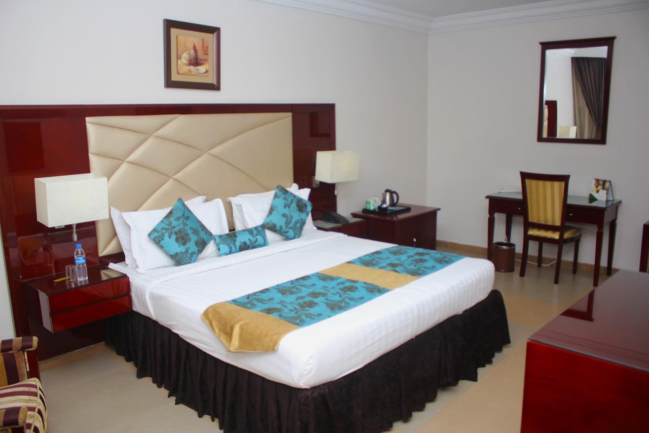 De Rembrandt Hotels And Suites Ікеджа Екстер'єр фото